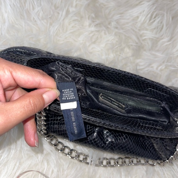 NWOT Banana Republic Small Leather
Snakeskin Purse! Genuine leather. - Picture 5 of 6